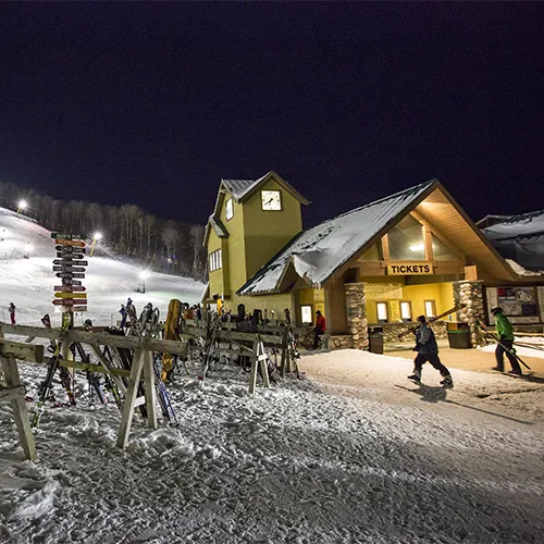 Nubs-At-Night-3-(small) Nub’s Nob